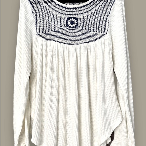 Free People summer top/beach cover up - Picture 2 of 6